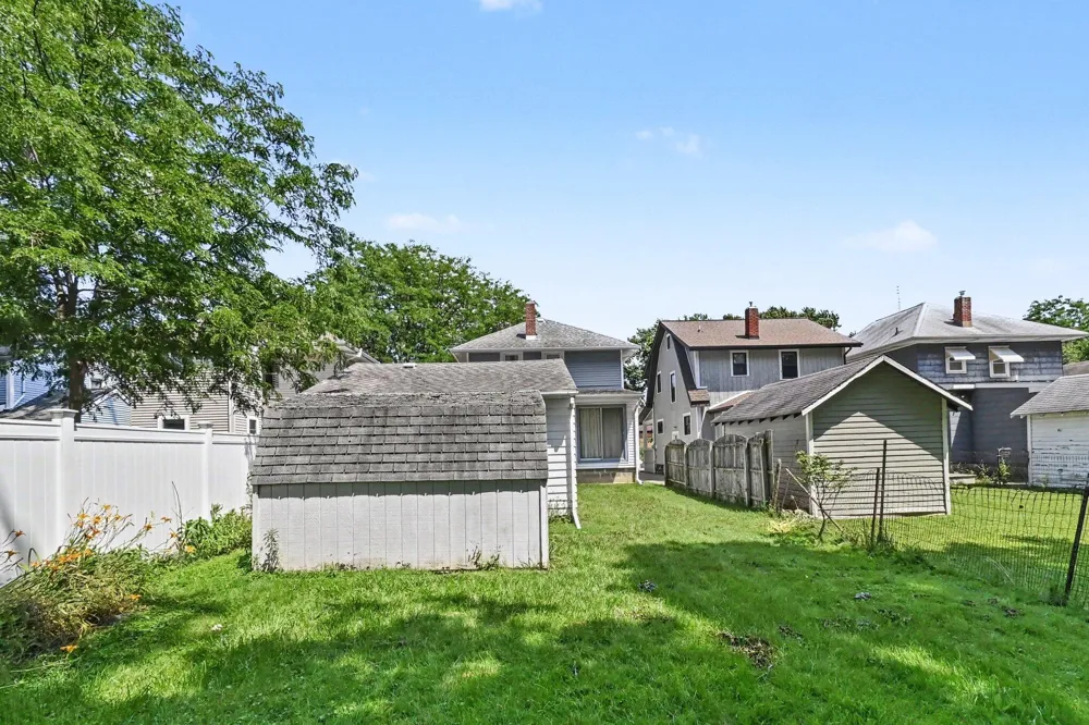 815 Francis Avenue Lansing, MI 48912