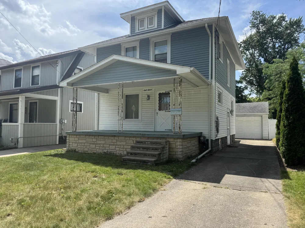 815 Francis Avenue Lansing, MI 48912