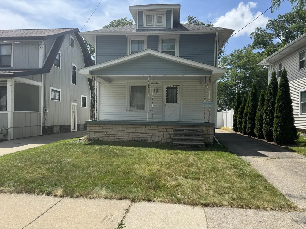 815 Francis Avenue Lansing, MI 48912
