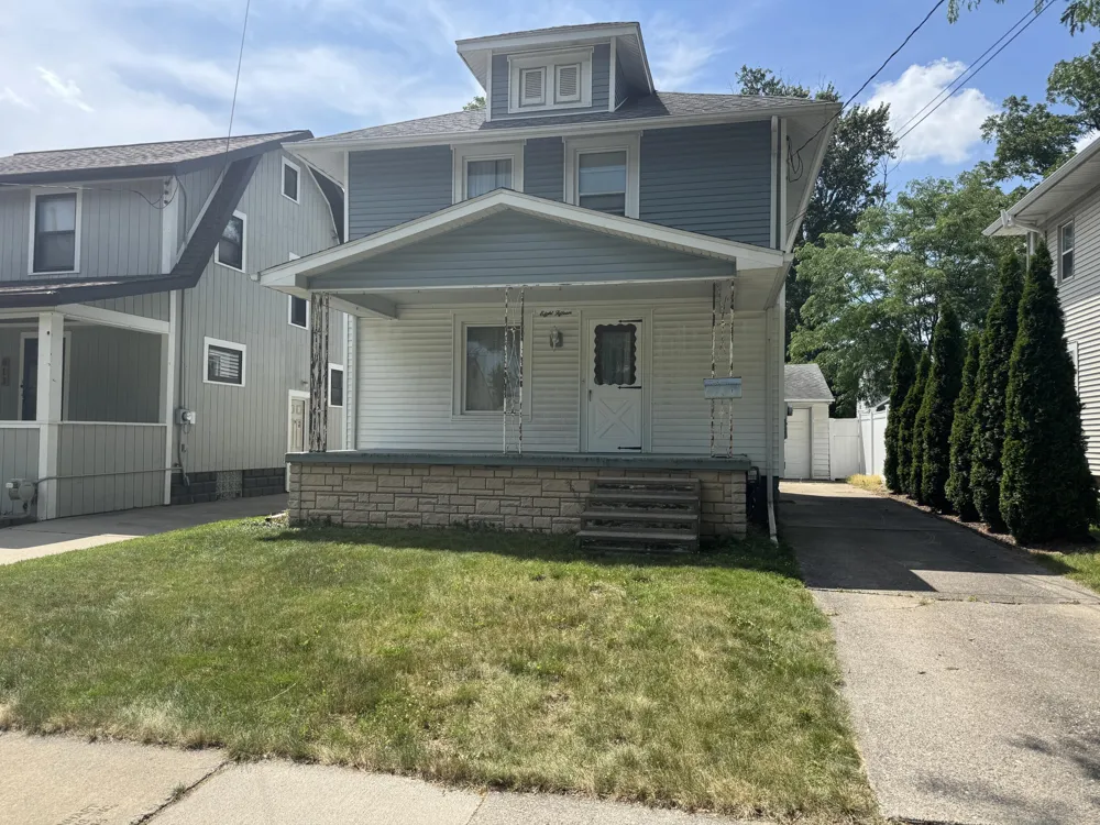 815 Francis Avenue Lansing, MI 48912
