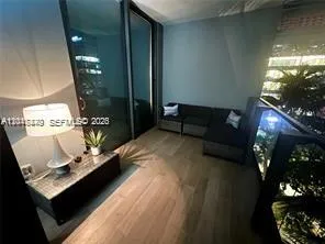 68 SE 6th St #906 Miami, FL 33131