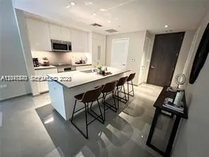 68 SE 6th St #906 Miami, FL 33131