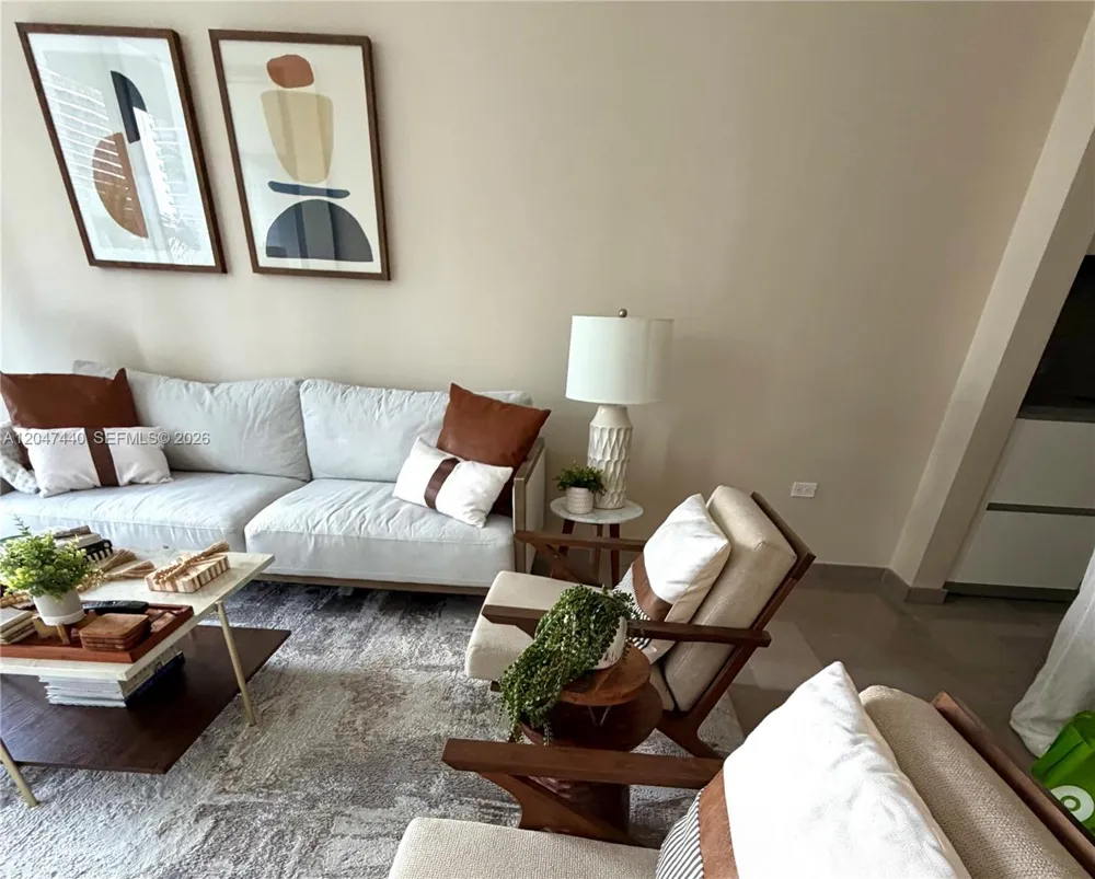 68 SE 6th St #906 Miami, FL 33131