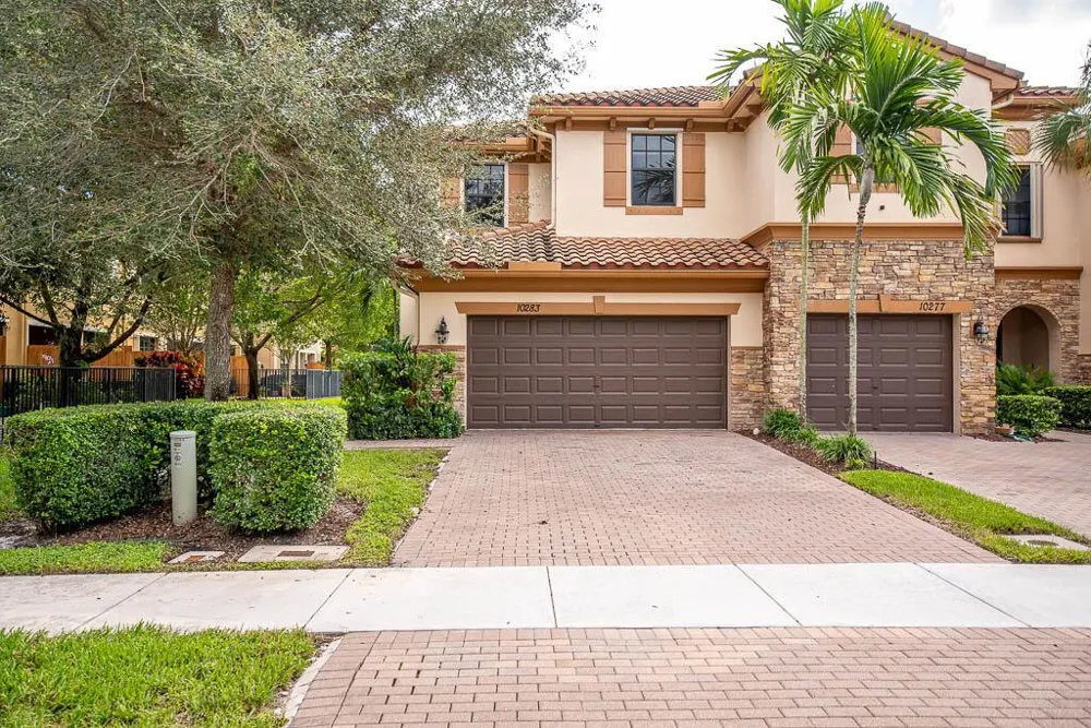 10283 Wellington Parc Drive Wellington, FL 33449