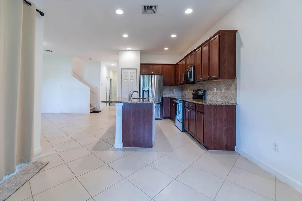 10283 Wellington Parc Drive Wellington, FL 33449