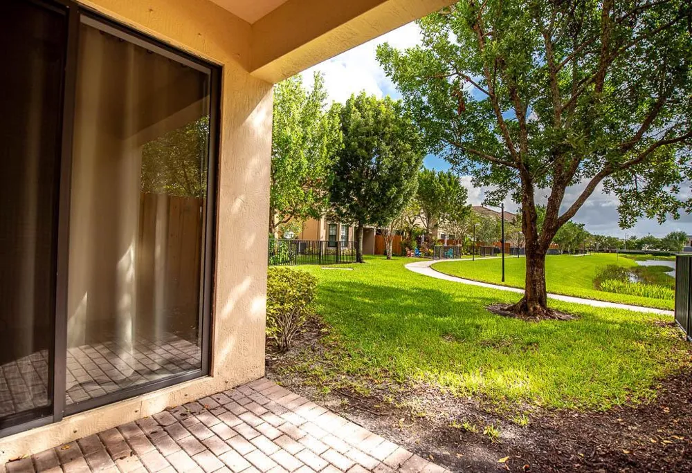 10283 Wellington Parc Drive Wellington, FL 33449