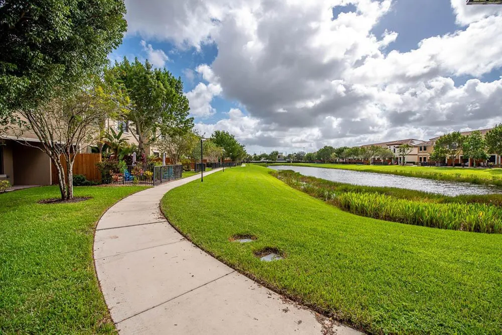 10283 Wellington Parc Drive Wellington, FL 33449
