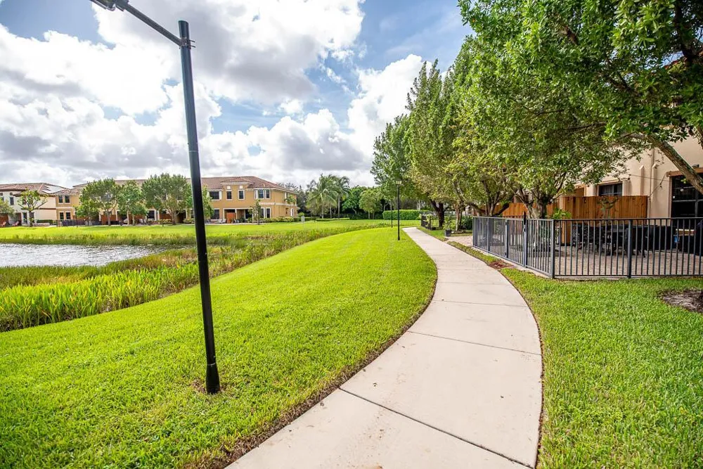 10283 Wellington Parc Drive Wellington, FL 33449