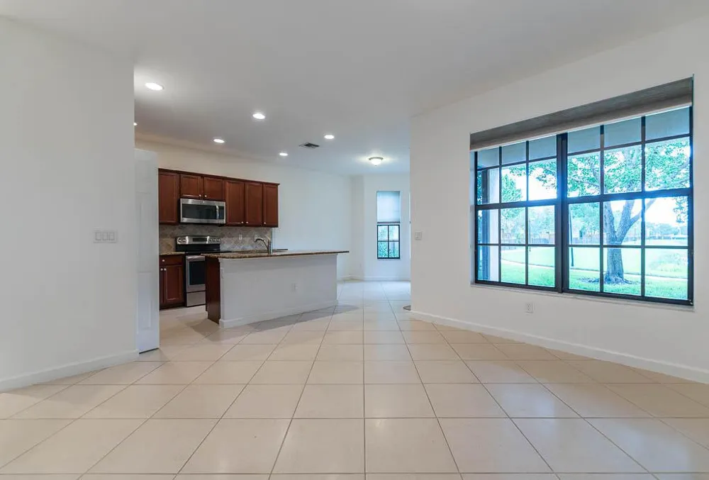 10283 Wellington Parc Drive Wellington, FL 33449