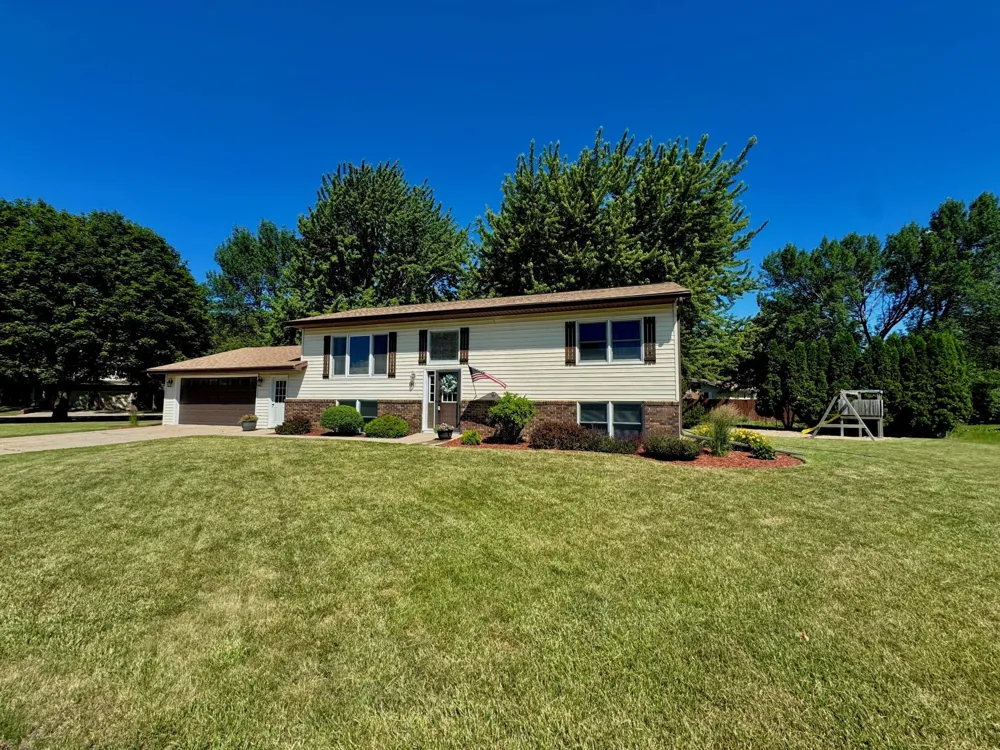 501 Hawthorne Drive Marshall, MN 56258