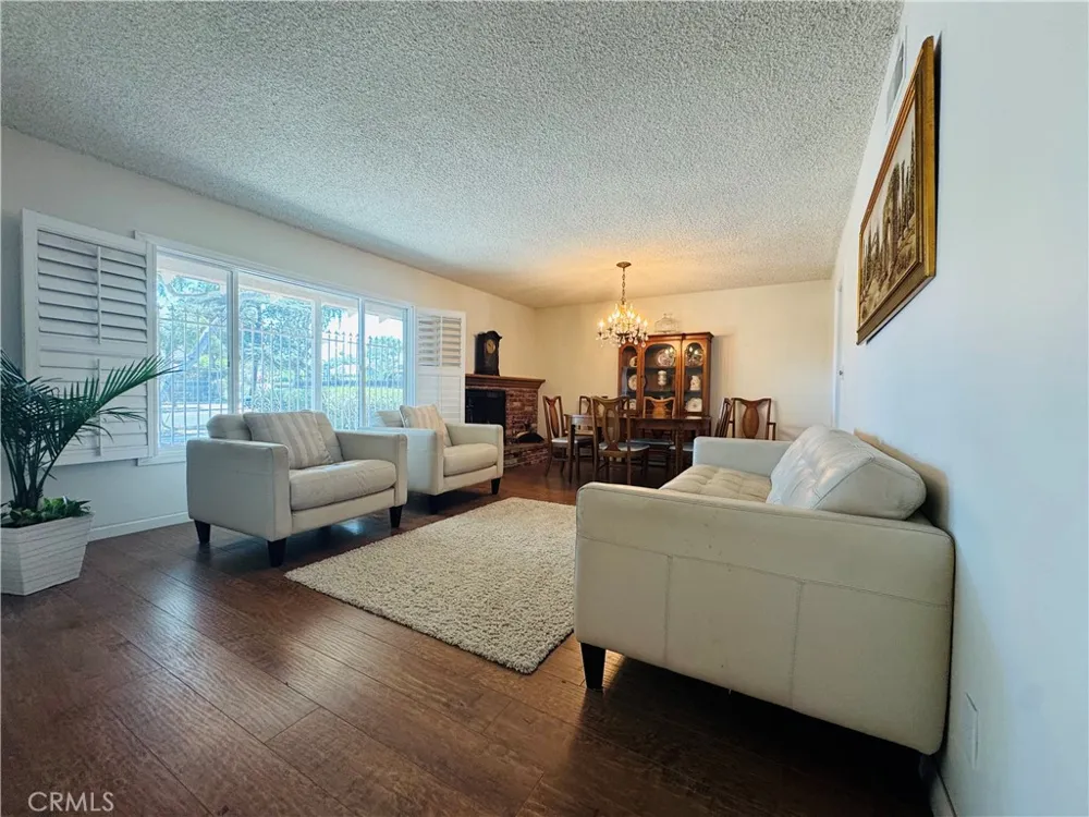 320 S Victoria Corona, CA 92879