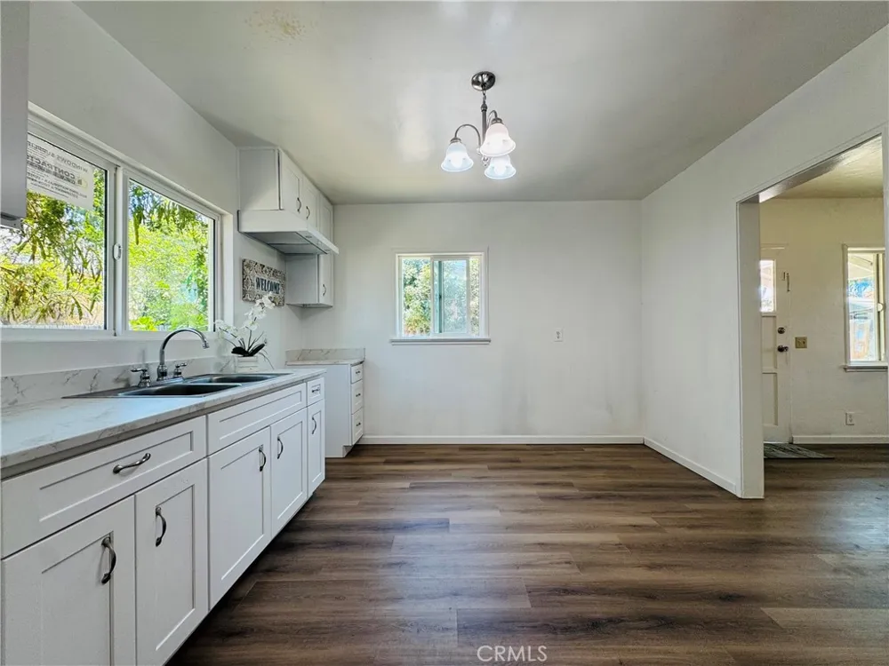 320 S Victoria Corona, CA 92879