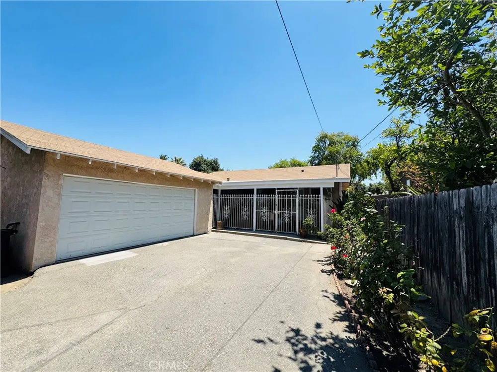 320 S Victoria Corona, CA 92879