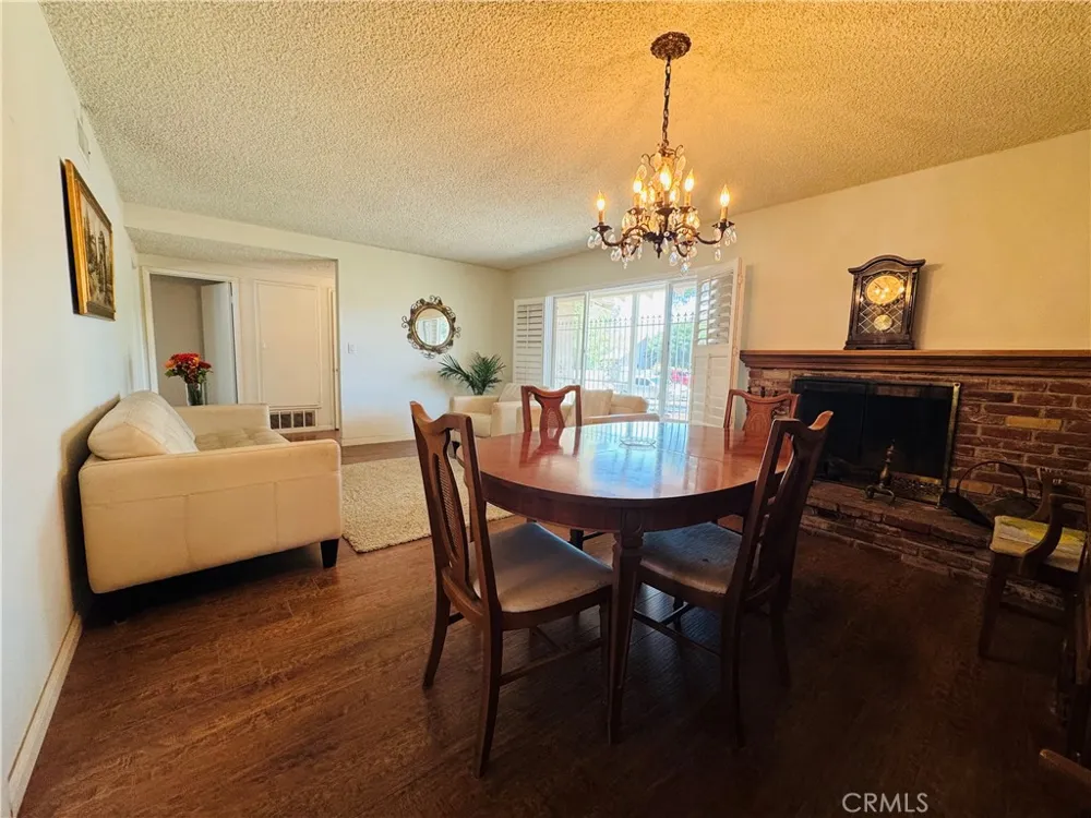 320 S Victoria Corona, CA 92879