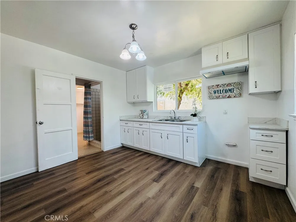 320 S Victoria Corona, CA 92879