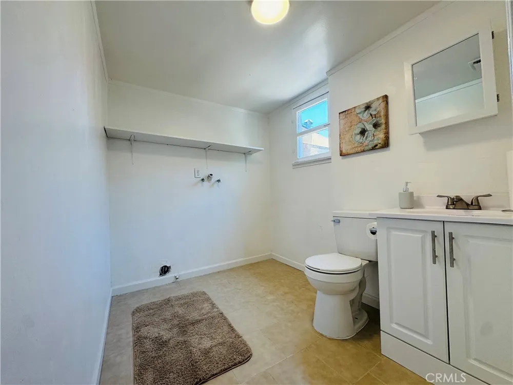 320 S Victoria Corona, CA 92879