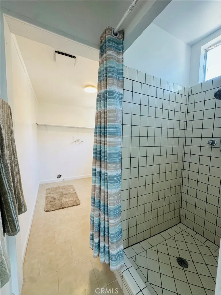 320 S Victoria Corona, CA 92879