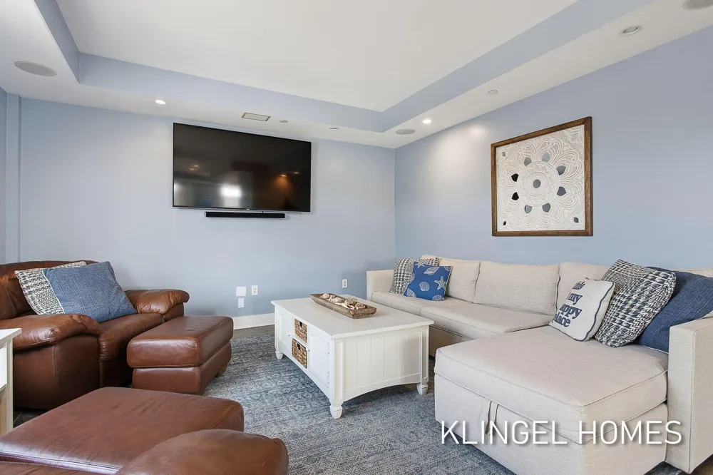 22 S Harbor Drive #202 Grand Haven City, MI 49417