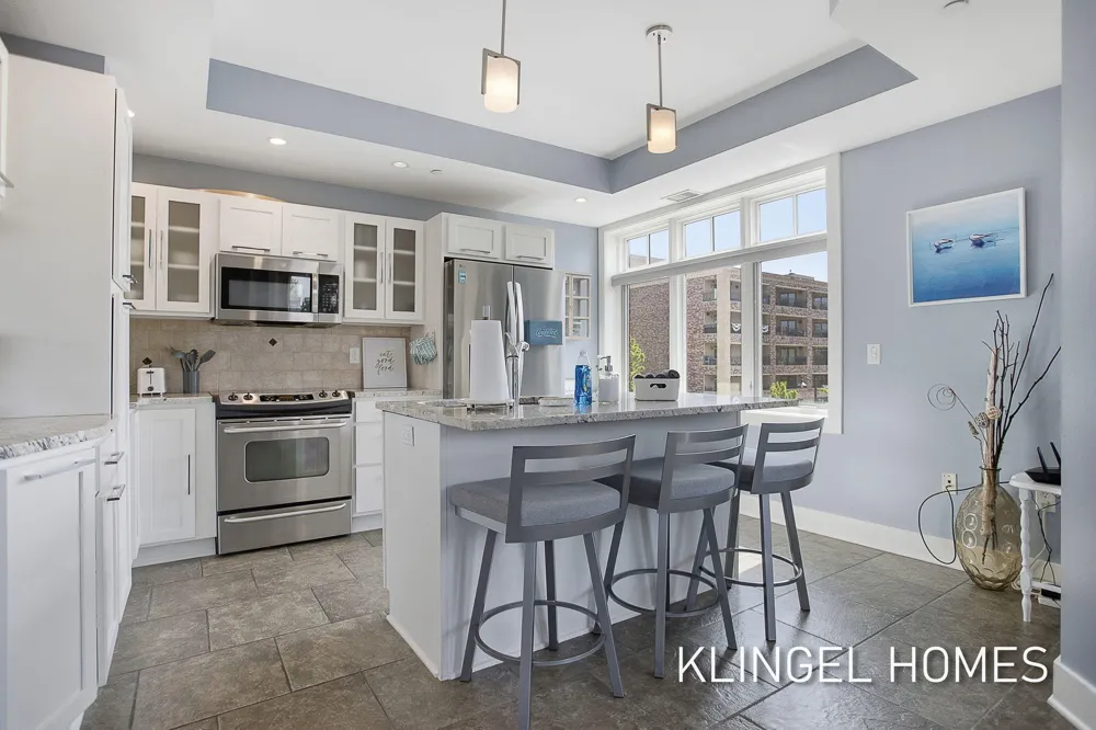 22 S Harbor Drive #202 Grand Haven City, MI 49417