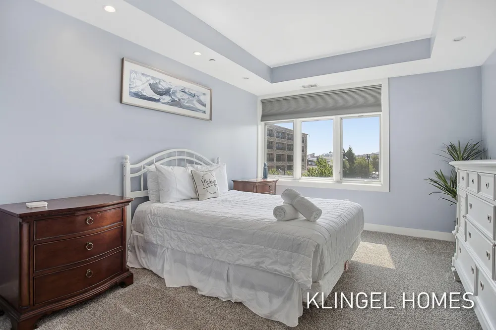 22 S Harbor Drive #202 Grand Haven City, MI 49417