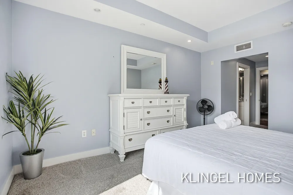 22 S Harbor Drive #202 Grand Haven City, MI 49417