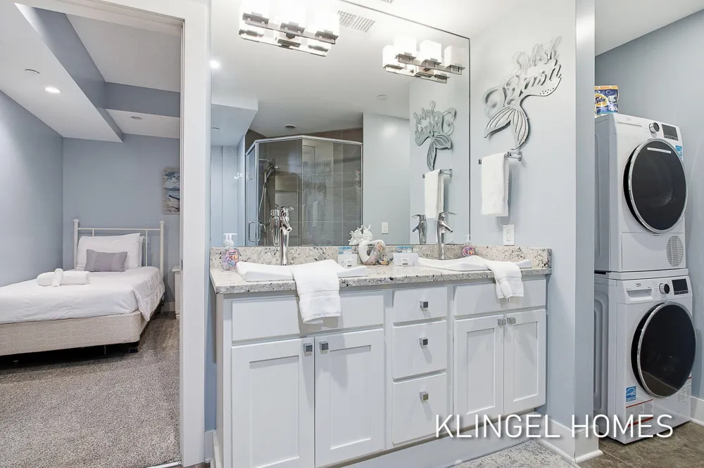 22 S Harbor Drive #202 Grand Haven City, MI 49417