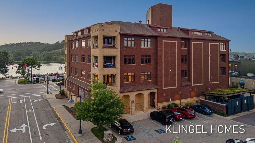 22 S Harbor Drive #202 Grand Haven City, MI 49417