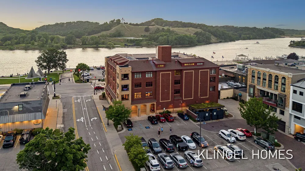 22 S Harbor Drive #202 Grand Haven City, MI 49417