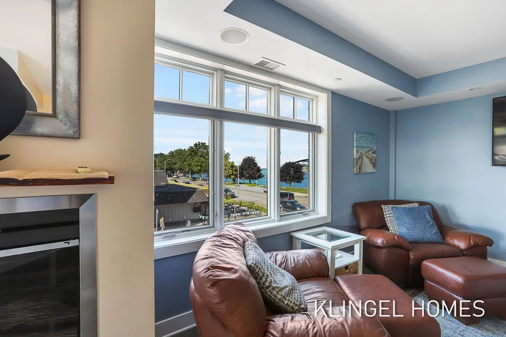 22 S Harbor Drive #202 Grand Haven City, MI 49417