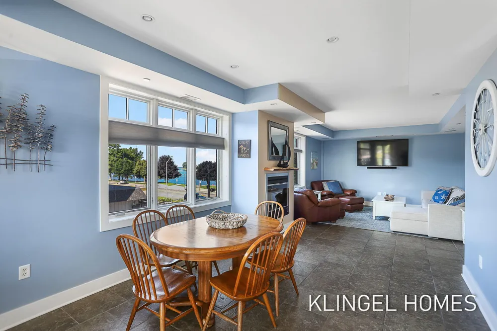 22 S Harbor Drive #202 Grand Haven City, MI 49417