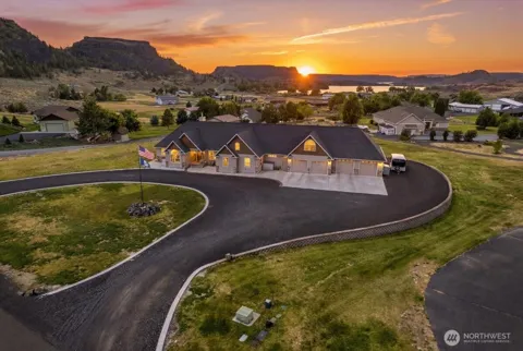 19985 Coulee View Road NE