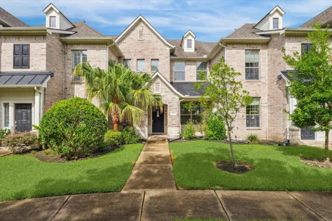 2403 Clippers Square