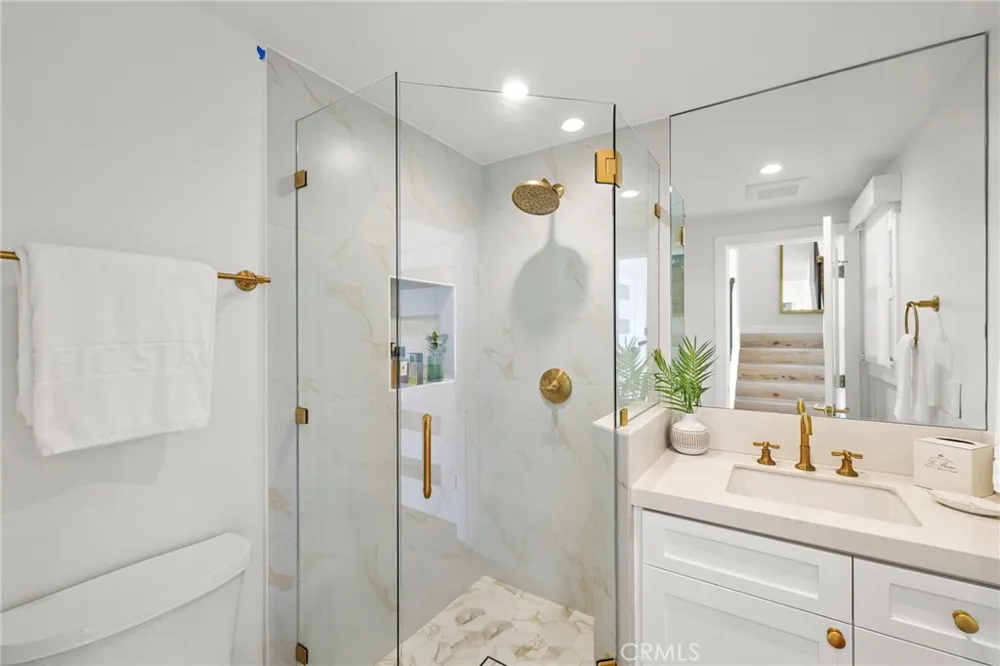 37 Blue Lagoon Laguna Beach, CA 92651