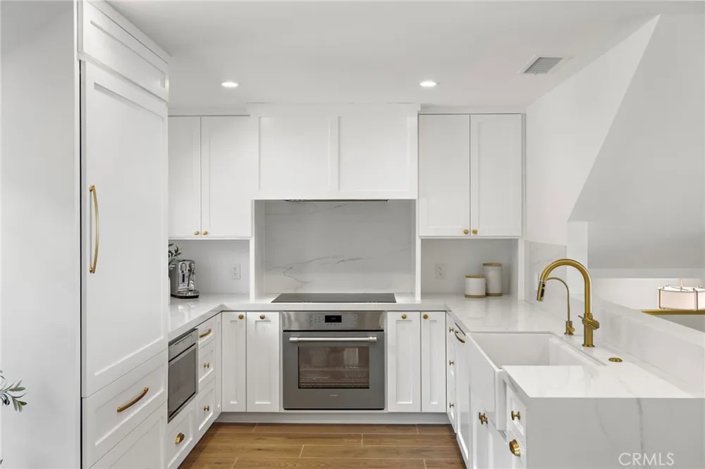 37 Blue Lagoon Laguna Beach, CA 92651