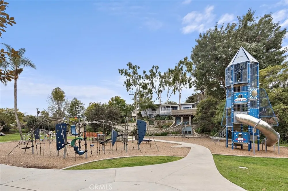 37 Blue Lagoon Laguna Beach, CA 92651