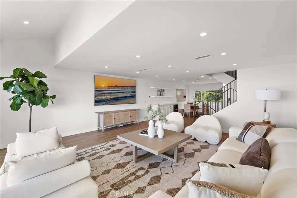 37 Blue Lagoon Laguna Beach, CA 92651