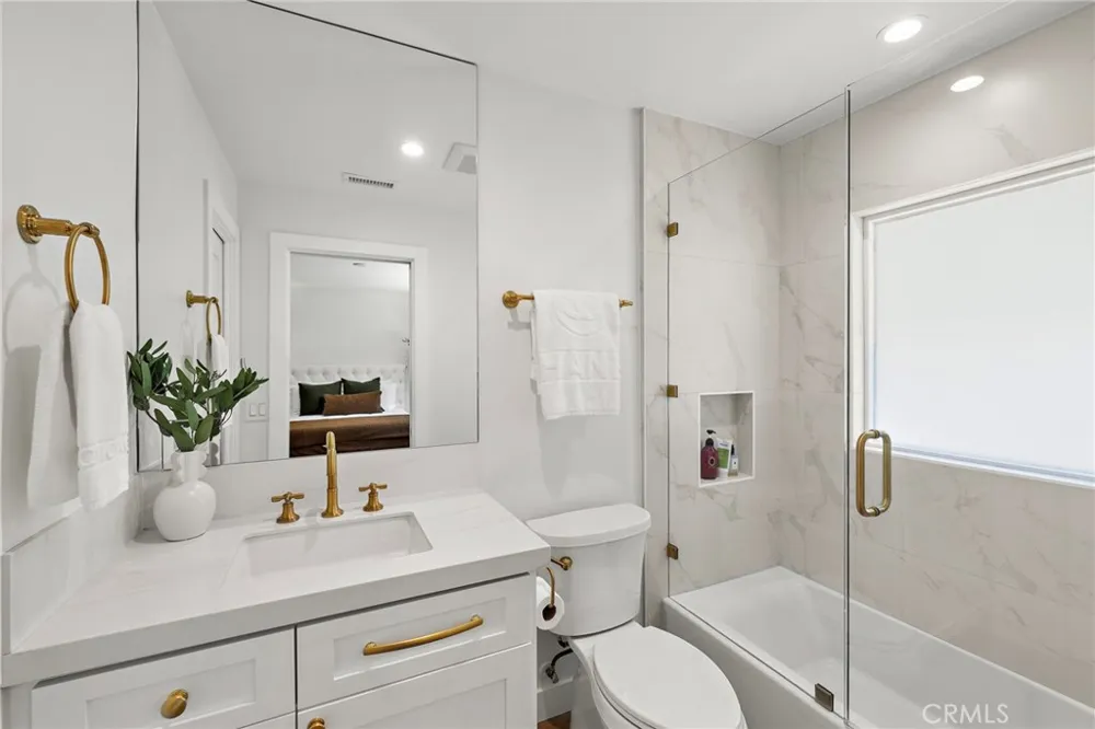 37 Blue Lagoon Laguna Beach, CA 92651