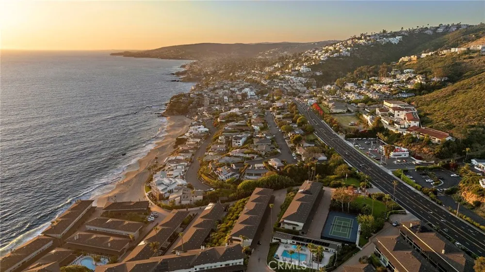 37 Blue Lagoon Laguna Beach, CA 92651