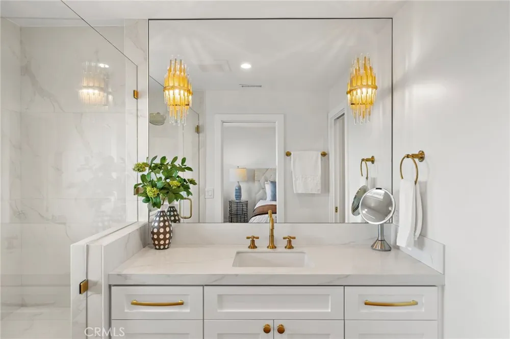37 Blue Lagoon Laguna Beach, CA 92651
