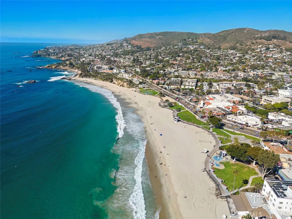 37 Blue Lagoon Laguna Beach, CA 92651