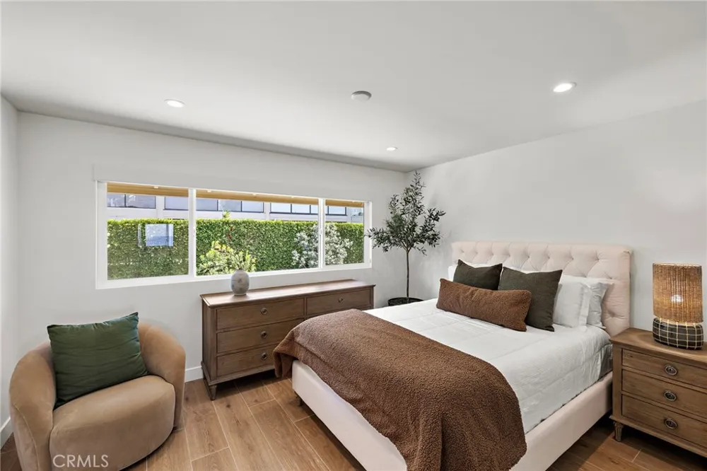 37 Blue Lagoon Laguna Beach, CA 92651
