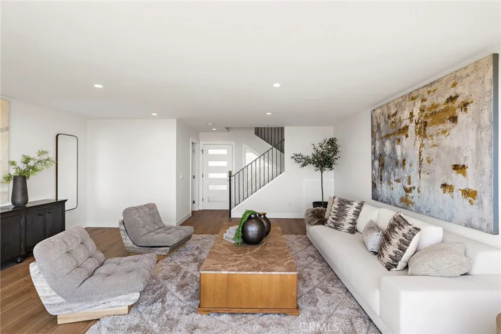 37 Blue Lagoon Laguna Beach, CA 92651