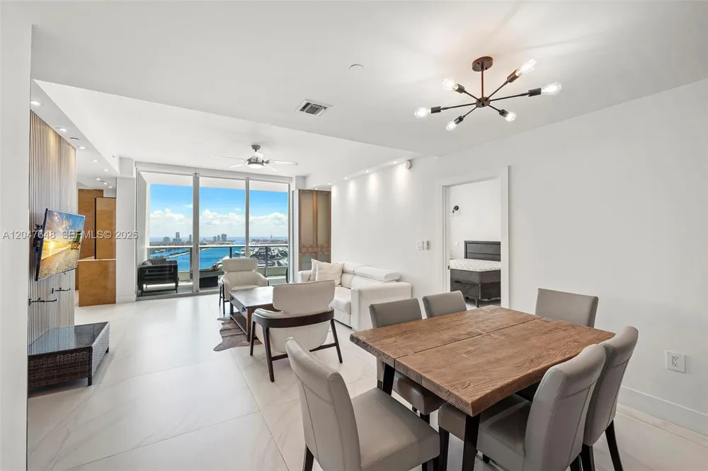 900 Biscayne Blvd #4202 Miami, FL 33132