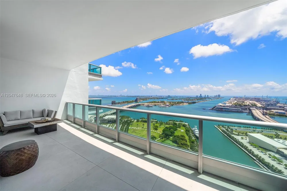 900 Biscayne Blvd #4202 Miami, FL 33132