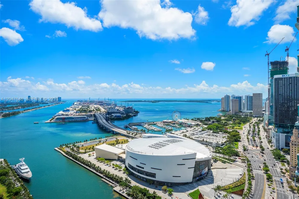 900 Biscayne Blvd #4202 Miami, FL 33132