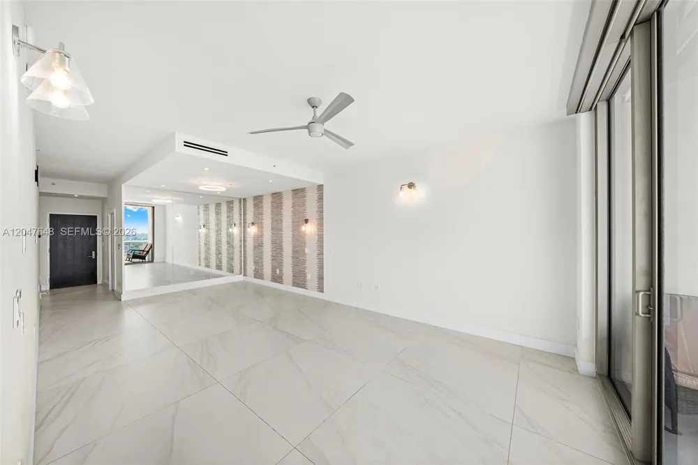 900 Biscayne Blvd #4202 Miami, FL 33132