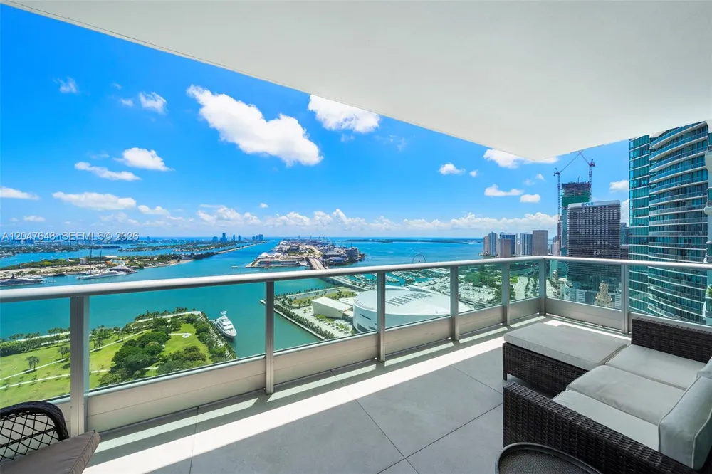 900 Biscayne Blvd #4202 Miami, FL 33132