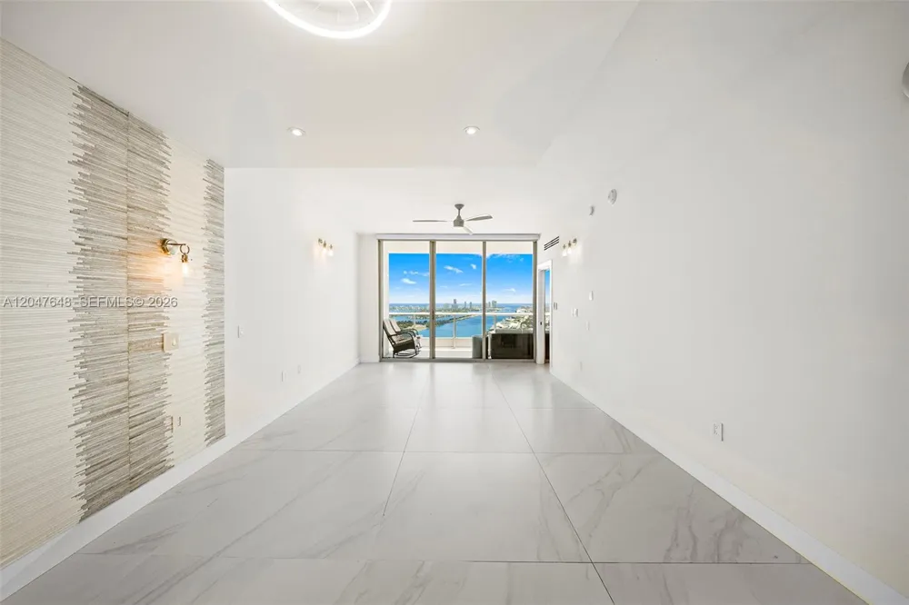 900 Biscayne Blvd #4202 Miami, FL 33132