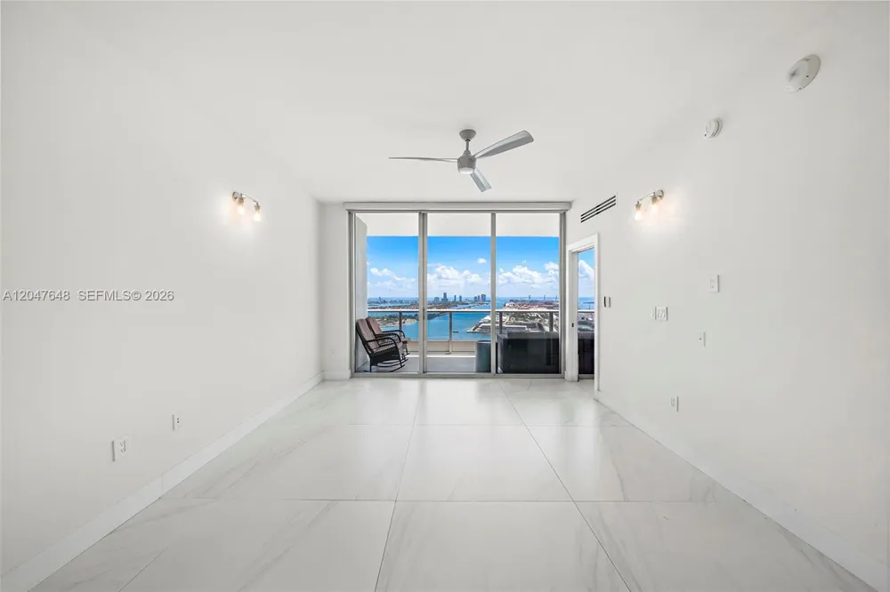 900 Biscayne Blvd #4202 Miami, FL 33132