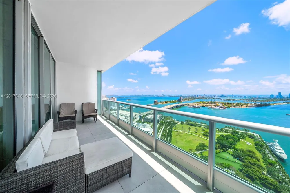 900 Biscayne Blvd #4202 Miami, FL 33132